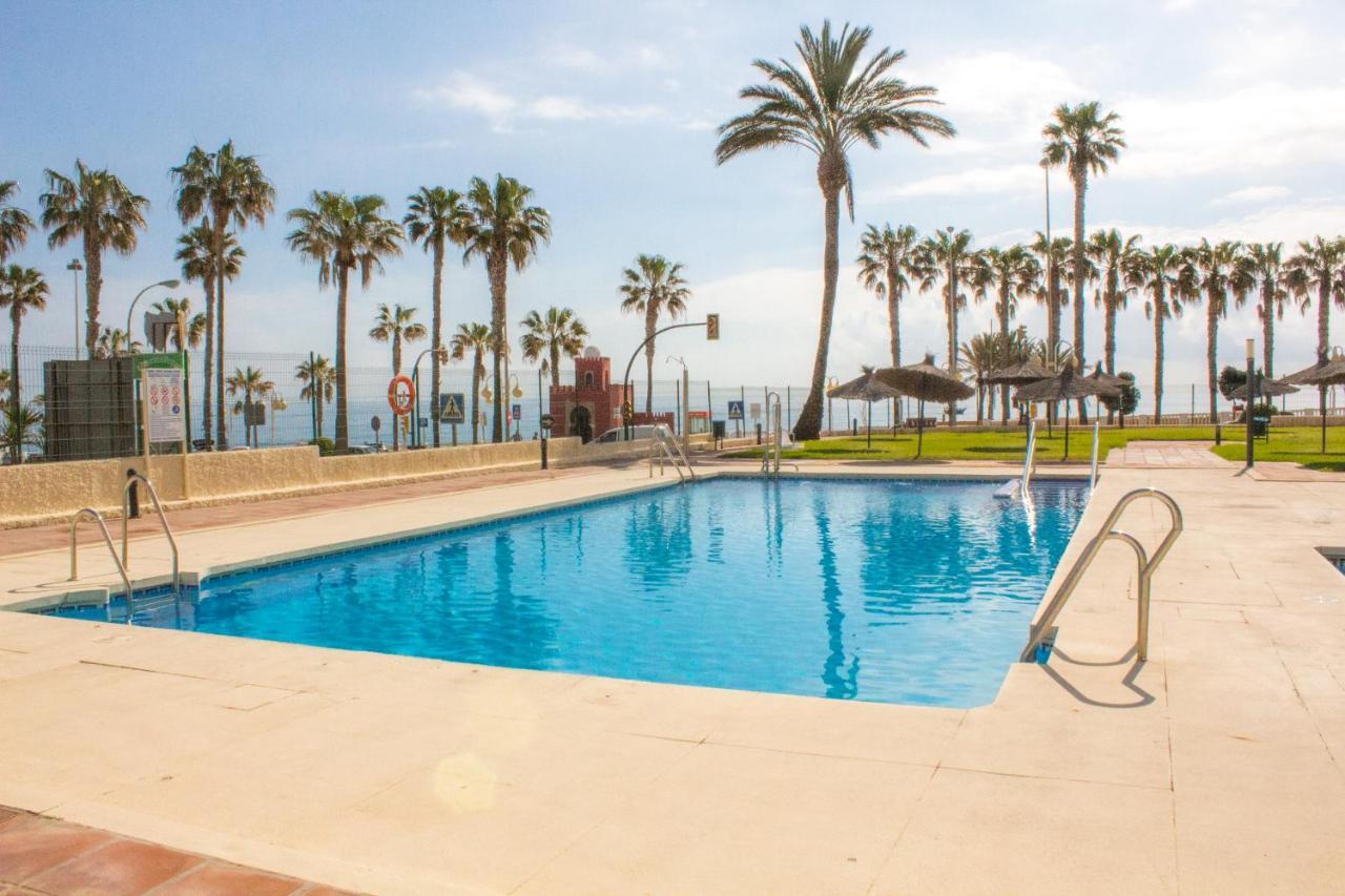 Aloha Playa Apartment With Ocean Views And Pools 贝纳尔马德纳 外观 照片