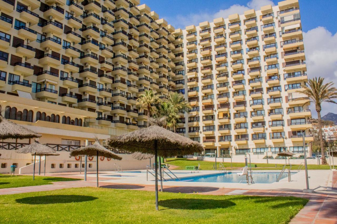 Aloha Playa Apartment With Ocean Views And Pools 贝纳尔马德纳 外观 照片