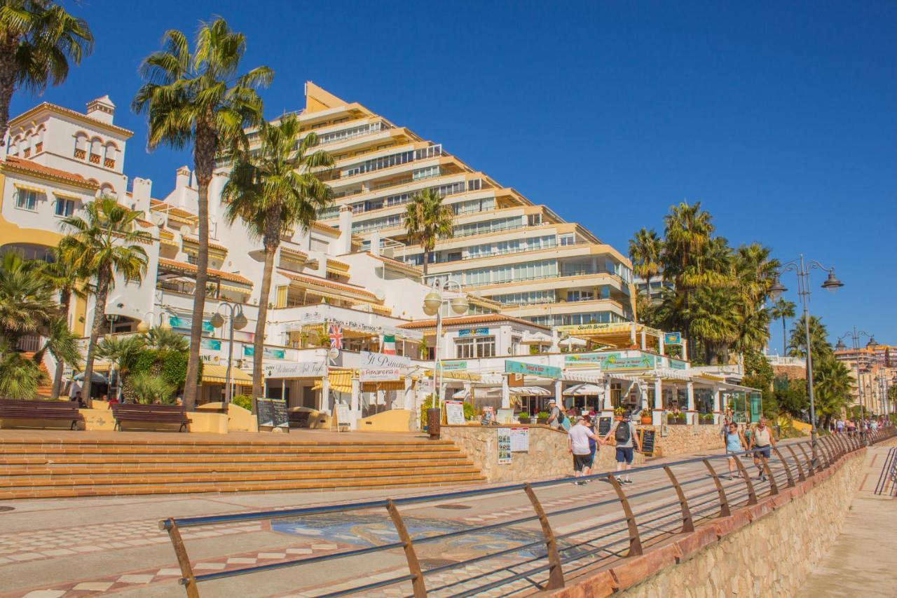 Aloha Playa Apartment With Ocean Views And Pools 贝纳尔马德纳 外观 照片