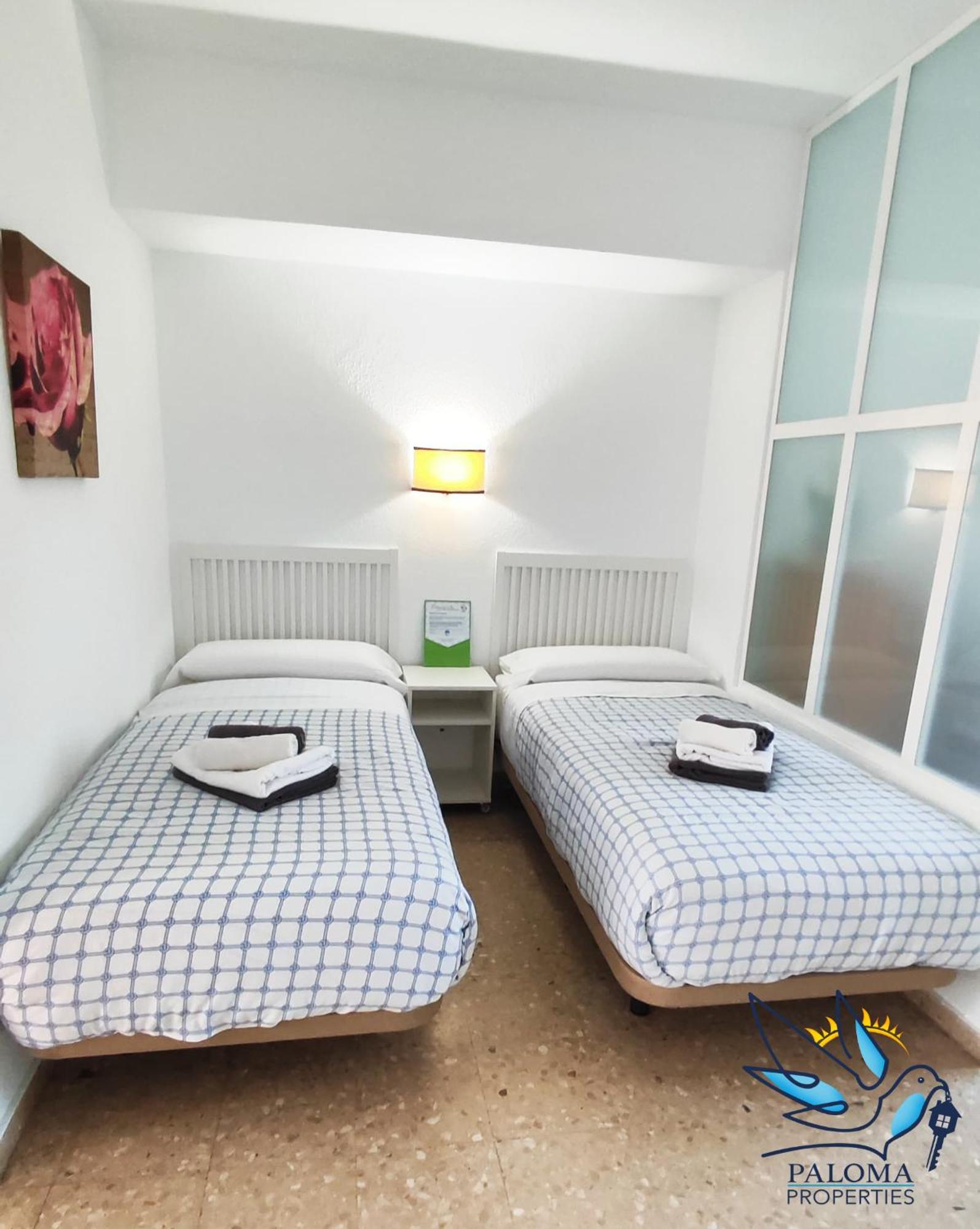 Aloha Playa Apartment With Ocean Views And Pools 贝纳尔马德纳 外观 照片